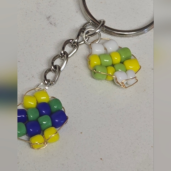 Easter Beaded Keychain Bunny, Carrots & Eggs - Picture 3 of 4